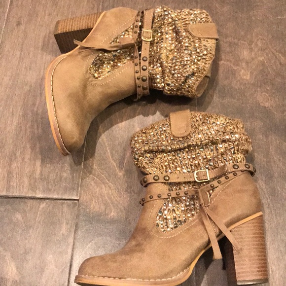 Not Rated Booties - Picture 2 of 3